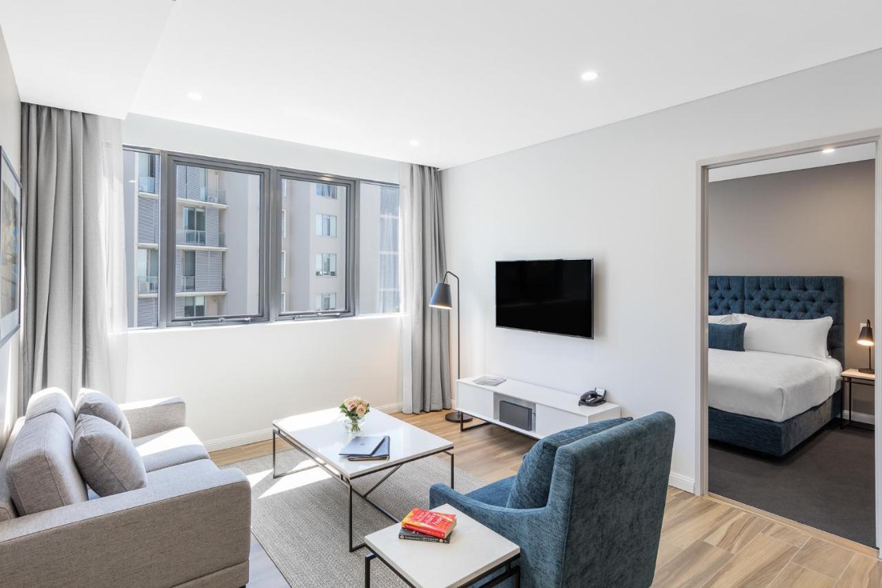 เมอริตัน สวีท โคเวิร์ดสตรีท มัสคอต Hotel ซิดนีย์ ภายนอก รูปภาพ A two-bedroom apartment at the hotel