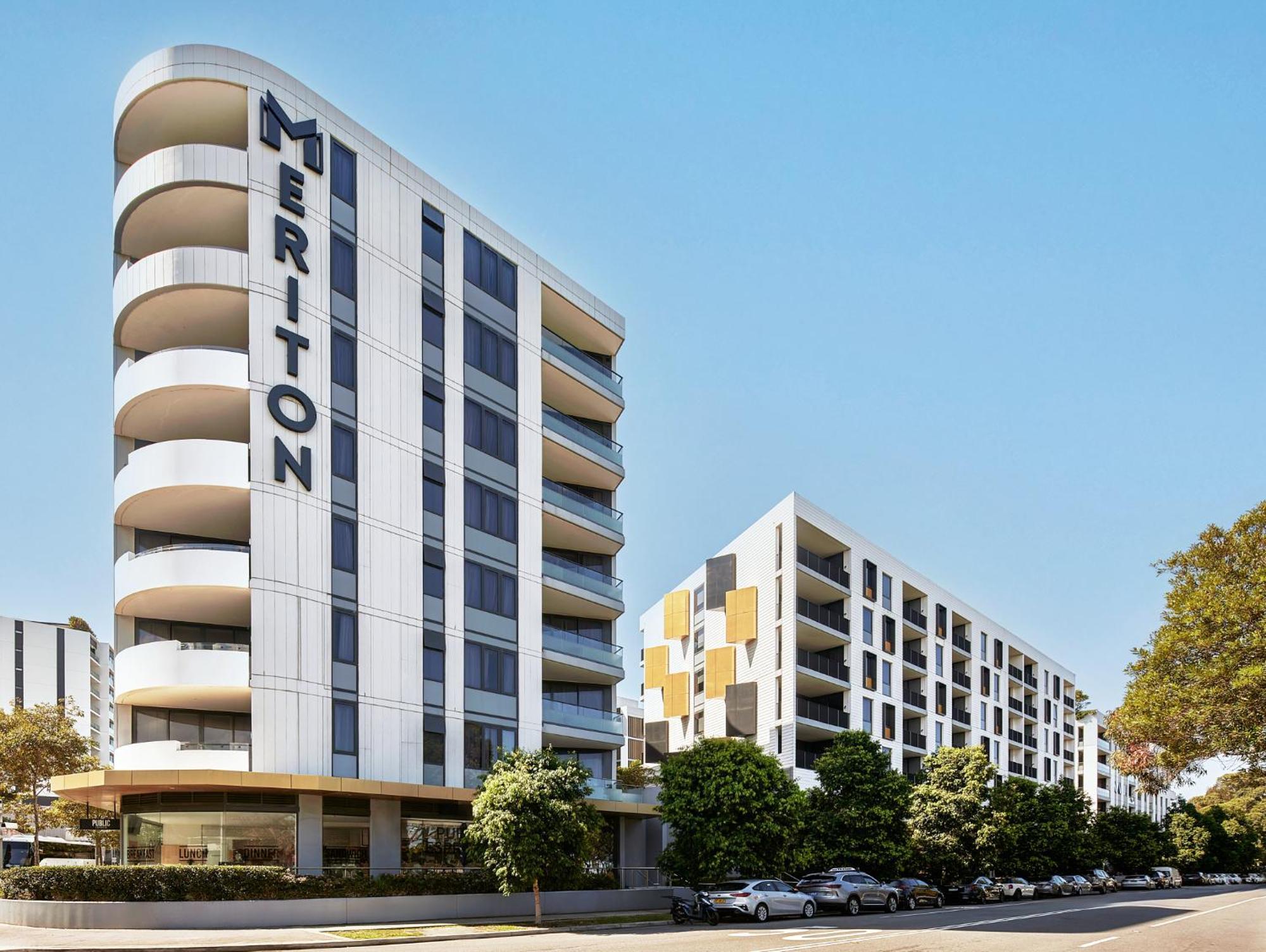 เมอริตัน สวีท โคเวิร์ดสตรีท มัสคอต Hotel ซิดนีย์ ภายนอก รูปภาพ Meriton Suites